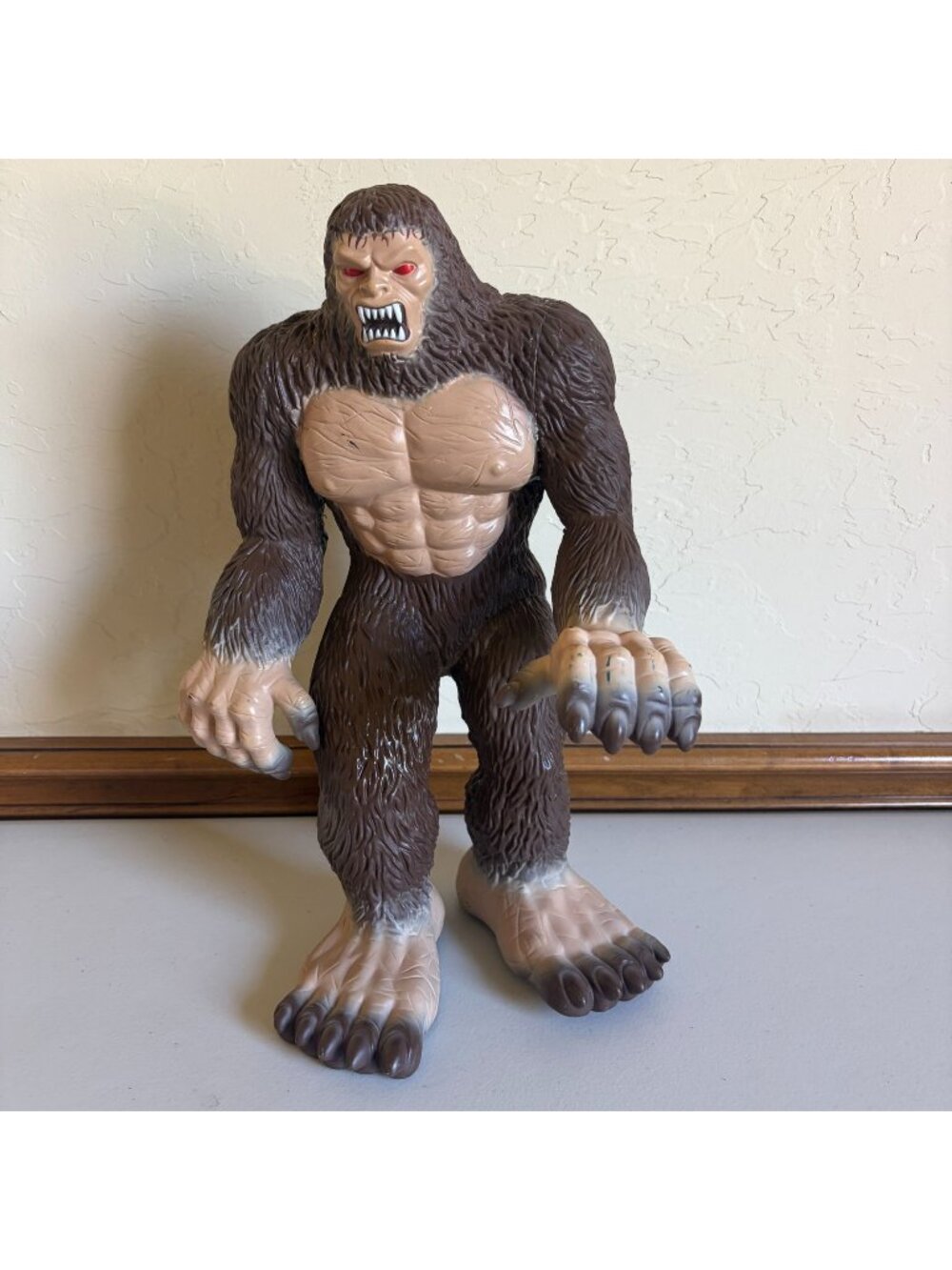 Animal Planet Maidenhead Vinyl Figure Toys R Us 16" Sasquatch Monster 2015 Bigfo